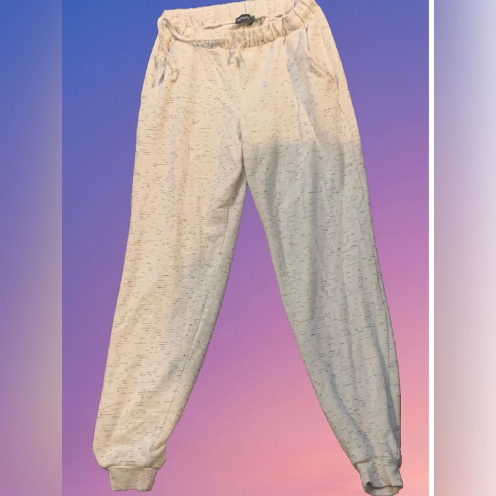 Women’s PRETTY LITTLE THING sweat pants.  Size 4